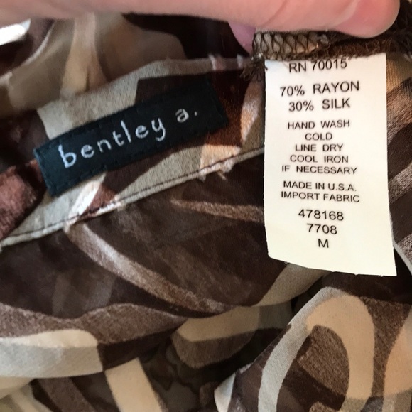 Bentley A. Lorrane Button-down Blouse w/ slits - Picture 7 of 7